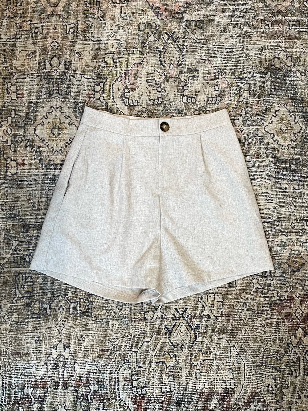 Women's High-Rise shorts in Light Beige
